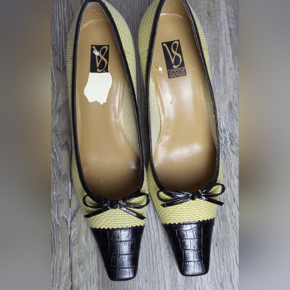 Victoria Spencer 3.5" Heels - Picture 3 of 9